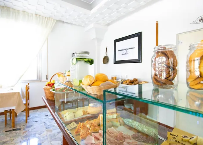 Albatros מלון 2*